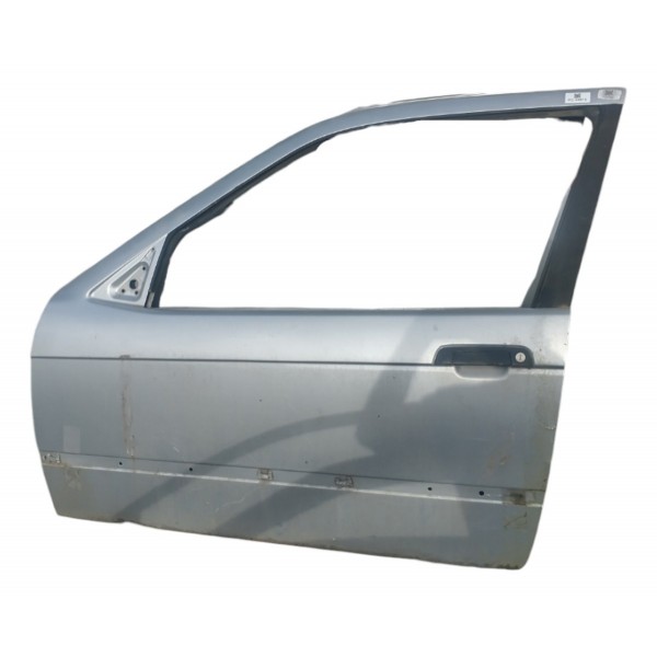 Porta Dianteira Esquerda Bmw 318 1994 1995 1996 1997 Detalhe